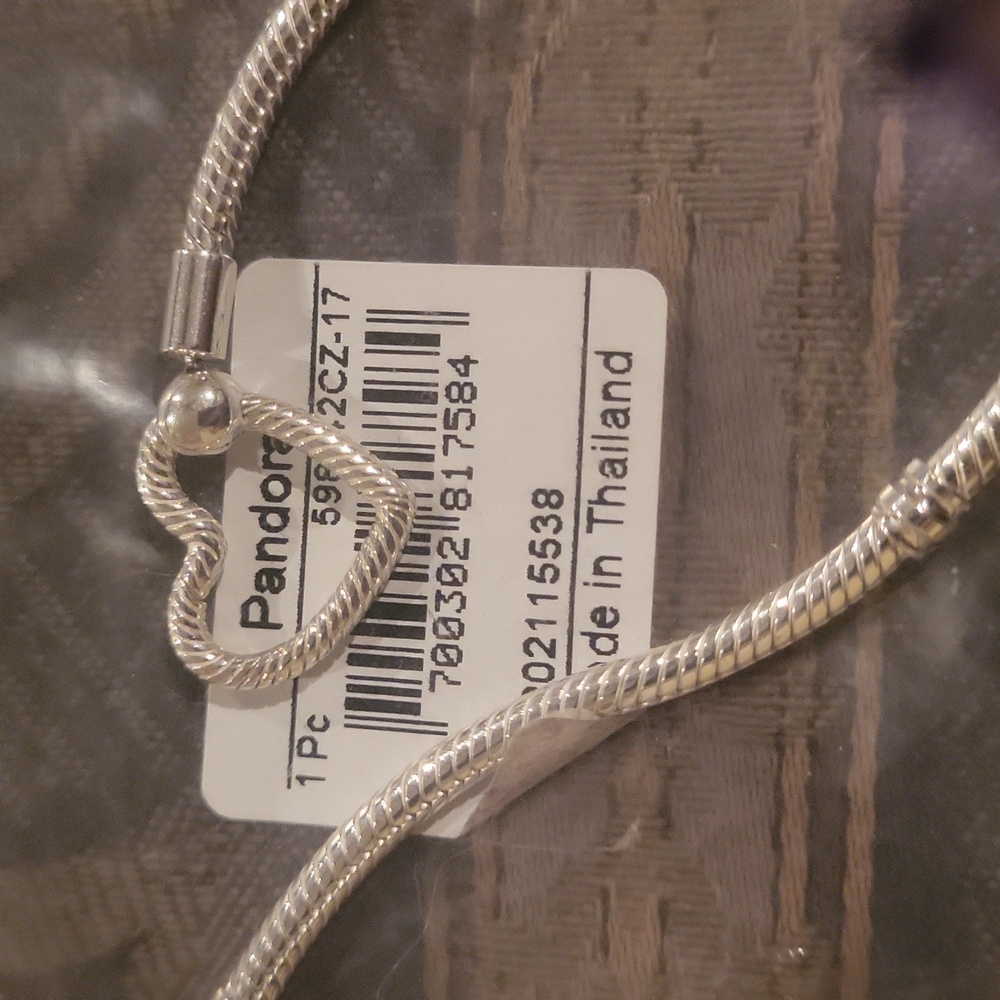 Pandora Silver Heart Charm Bracelet Bagged Boxed Heart Clips To Left - Picture 2 of 4